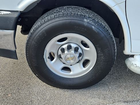 Used 2023 Chevrolet Express 2500 w/ Driver Convenience Package image 18