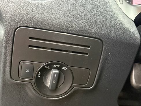 Used 2017 Mercedes-Benz Metris image 16