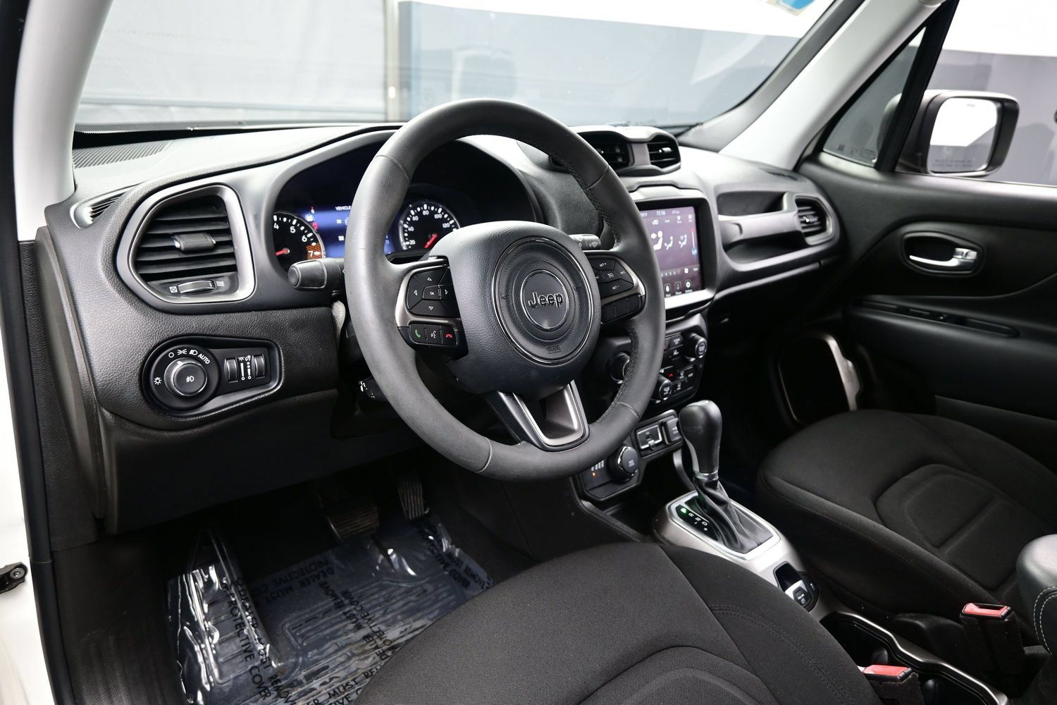 Used 2022 Jeep Renegade Latitude AWD/4WD image 14