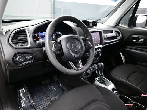 Used 2022 Jeep Renegade Latitude AWD/4WD image 14