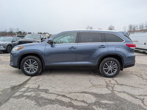 Used 2019 Toyota Highlander XLE image 2