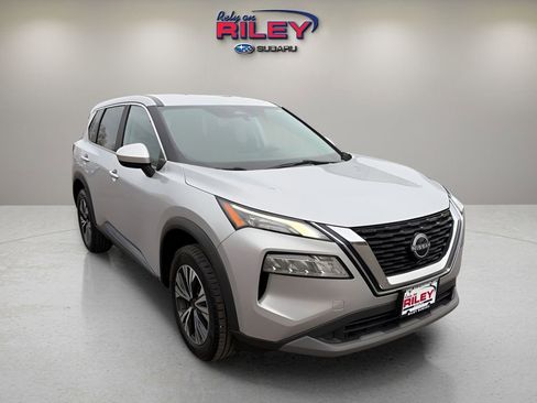 Used 2023 Nissan Rogue SV image 7