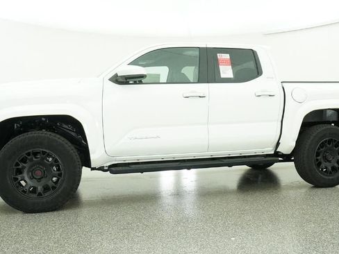 Used 2026 Toyota Tacoma SR5 RWD image 18