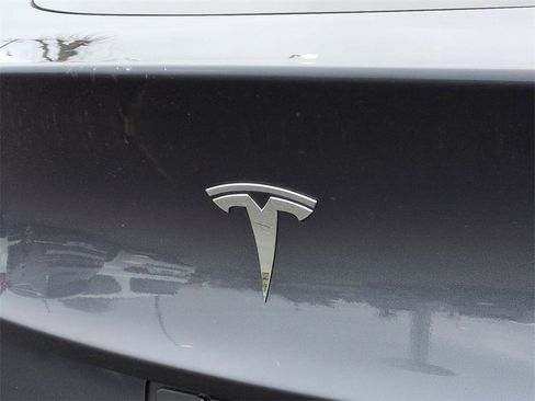 Used 2021 Tesla Model Y Long Range image 27