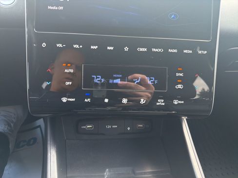 Used 2022 Hyundai Tucson Limited AWD/4WD image 15