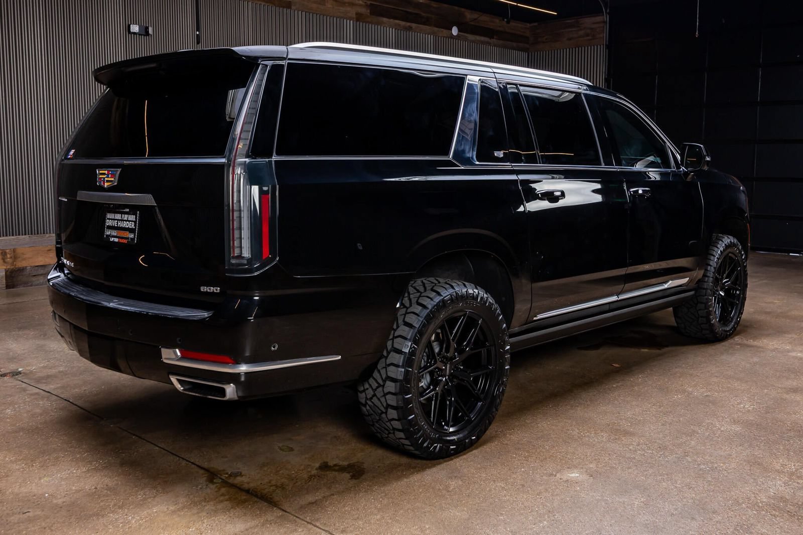 Used 2025 Cadillac Escalade ESV Premium Luxury w/ Touring Package AWD/4WD image 10