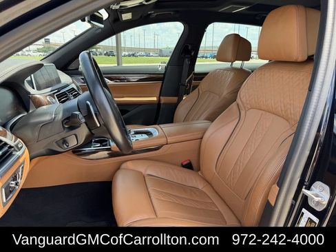 Used 2022 BMW 750i xDrive w/ M Sport Package AWD/4WD image 54