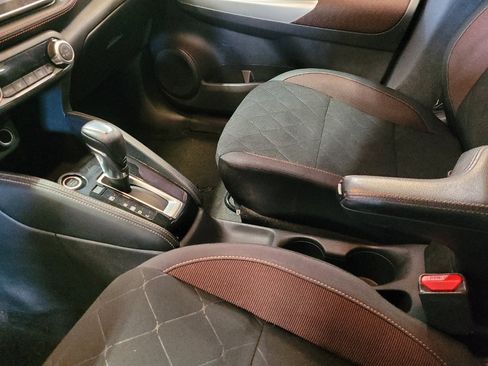 Used 2020 Nissan Kicks SR FWD image 26