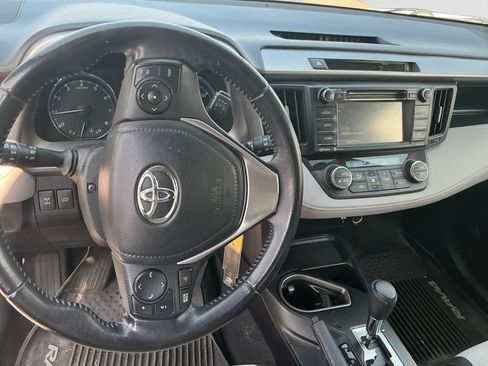 Used 2016 Toyota RAV4 XLE AWD/4WD image 10