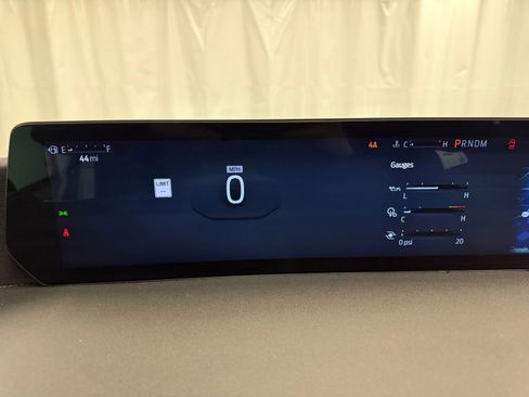 Used 2025 Ford Expedition Platinum image 13