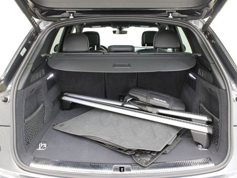 Certified 2024 Audi Q5 e Prestige image 31