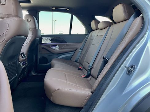 Certified 2025 Mercedes-Benz GLE 450e 4MATIC image 4