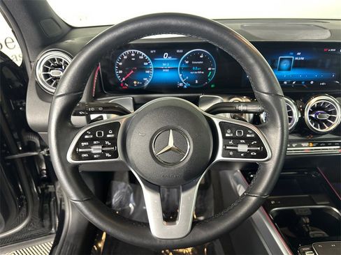 Certified 2022 Mercedes-Benz GLB 250 w/ Premium Package Lite image 26