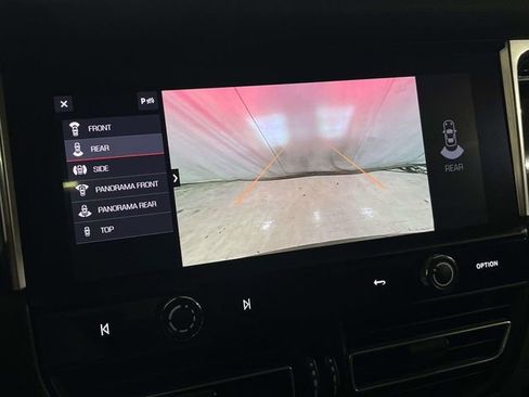 Certified 2023 Porsche Macan S AWD/4WD image 6
