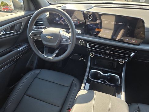 New 2025 Chevrolet Traverse LT w/ Driver Confidence Package image 21