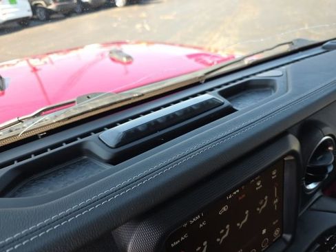 Used 2022 Jeep Wrangler Unlimited Sahara w/ Safety Group image 21