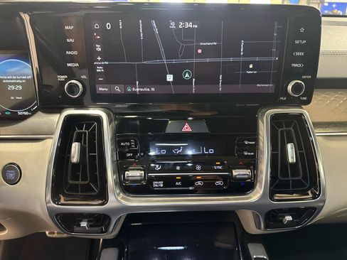 Used 2022 Kia Sorento SX Prestige w/ Panoramic Sunroof Package AWD/4WD image 30