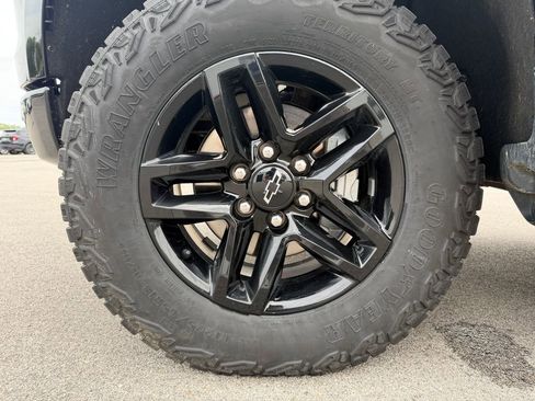Used 2024 Chevrolet Silverado 1500 Custom Trail Boss AWD/4WD image 42
