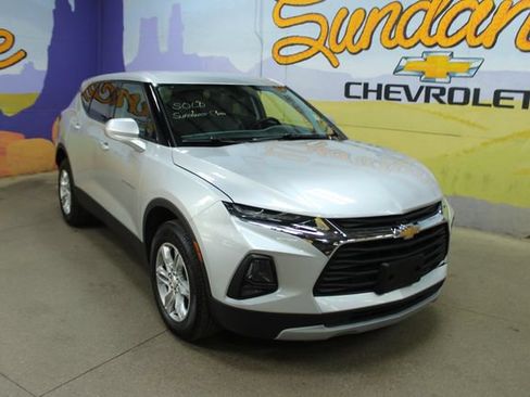 Used 2021 Chevrolet Blazer LT FWD image 2