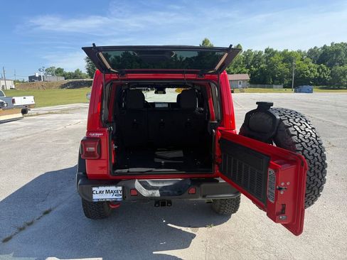 Used 2025 Jeep Wrangler Unlimited Rubicon AWD/4WD image 16