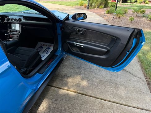 Used 2017 Ford Mustang Shelby GT350 w/ Electronics Package RWD image 48