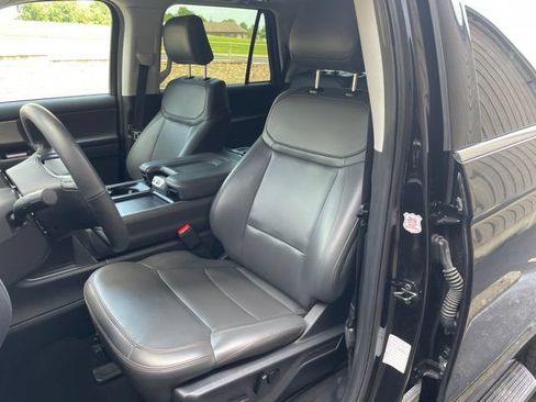 Used 2025 Ford Expedition Active AWD/4WD image 24