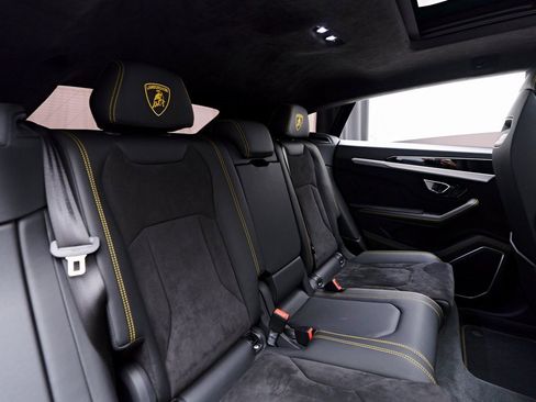 Used 2021 Lamborghini Urus image 48