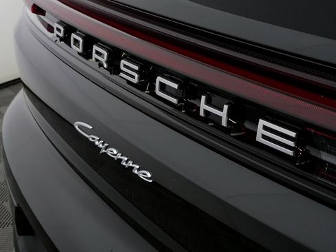 New 2026 Porsche Cayenne image 38