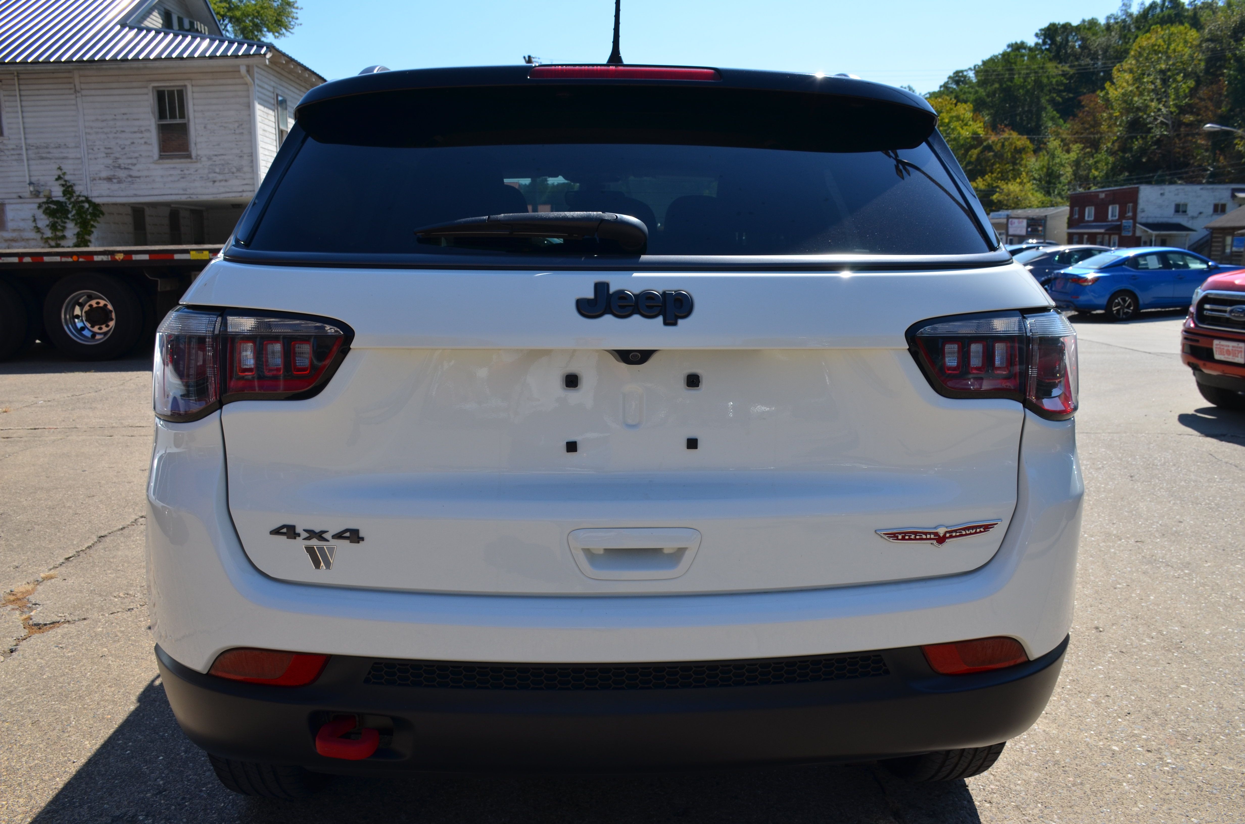 Used 2018 Jeep Compass Trailhawk w/ Navigation Group AWD/4WD image 5