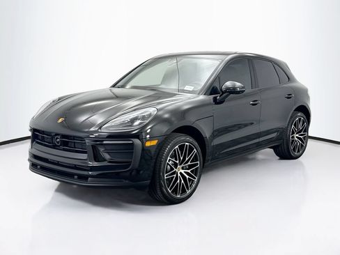 Certified 2026 Porsche Macan AWD/4WD image 1