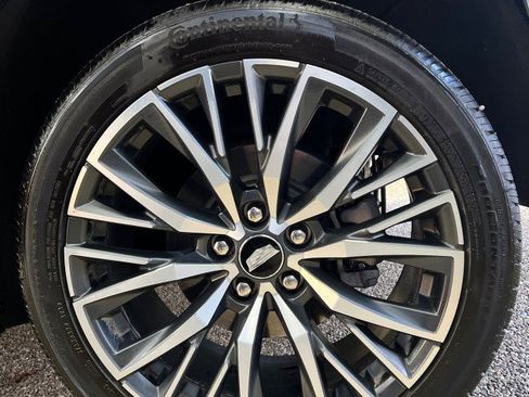 Used 2024 Cadillac XT4 Sport image 32