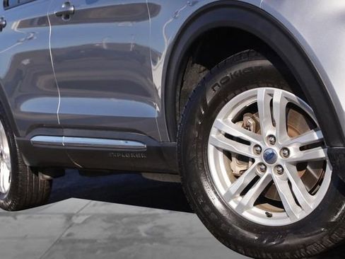 Used 2021 Ford Explorer XLT w/ Equipment Group 202A image 3