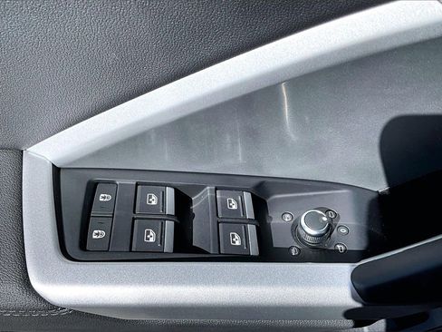 Certified 2024 Audi Q3 2.0T Premium w/ Convenience Package image 29