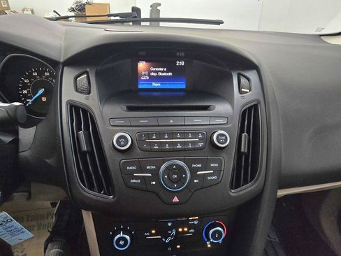 Used 2017 Ford Focus SE FWD image 19