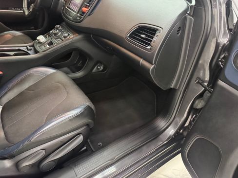 Used 2015 Chrysler 200 S FWD image 13