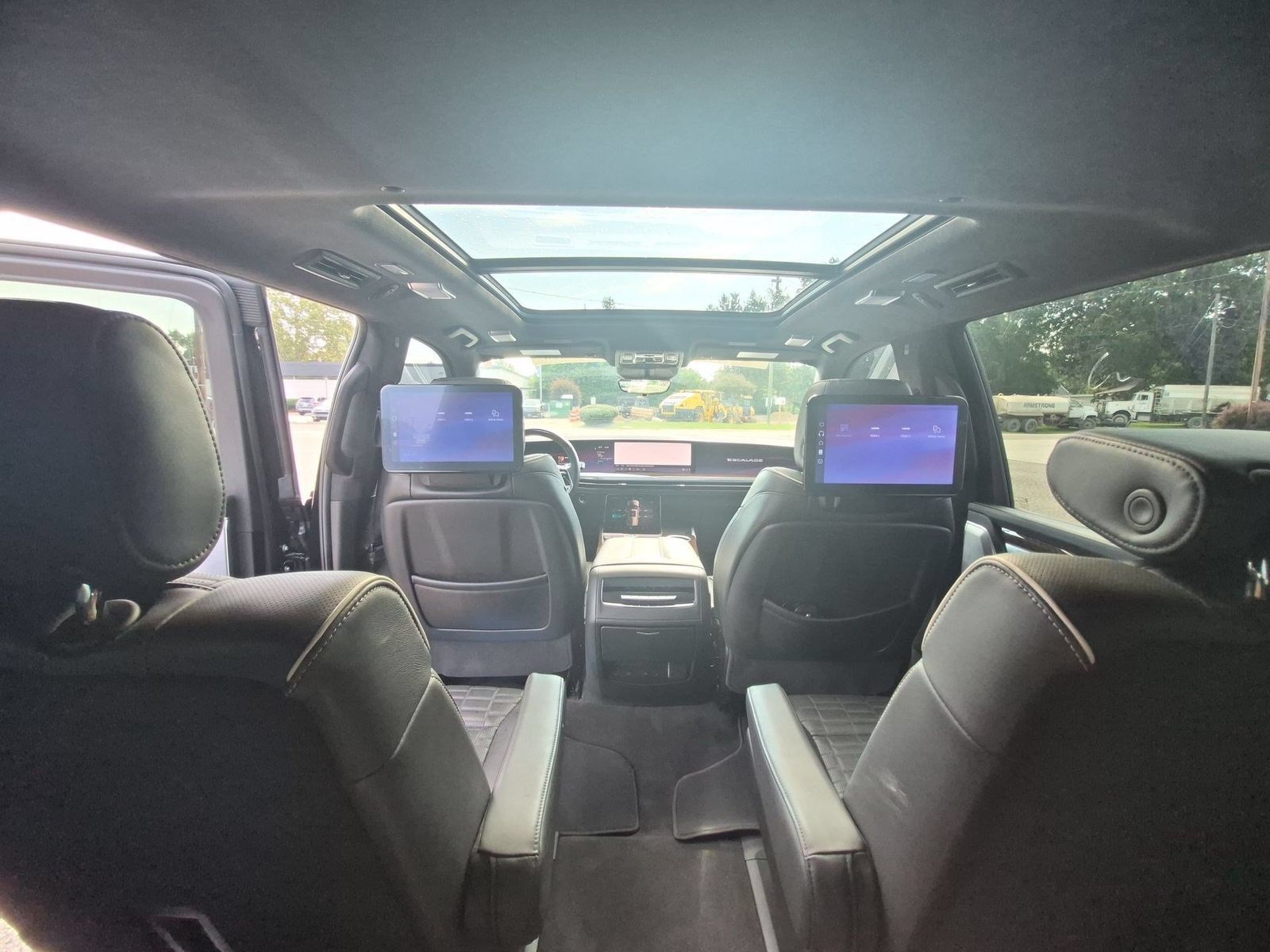 Certified 2025 Cadillac Escalade ESV Sport Platinum AWD/4WD image 37
