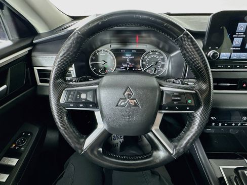 Used 2024 Mitsubishi Outlander SE AWD/4WD image 11
