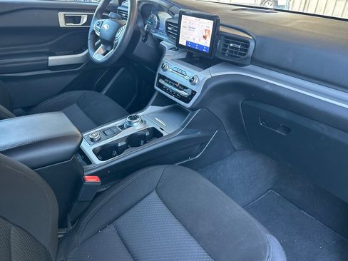 Used 2023 Ford Explorer XLT AWD/4WD image 15