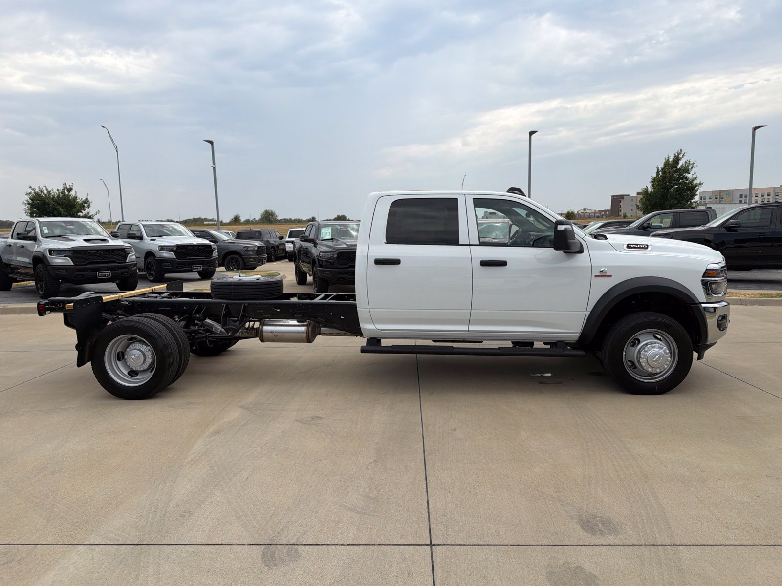 New 2027 RAM 4500 Tradesman w/ Chrome Appearance Group AWD/4WD image 6