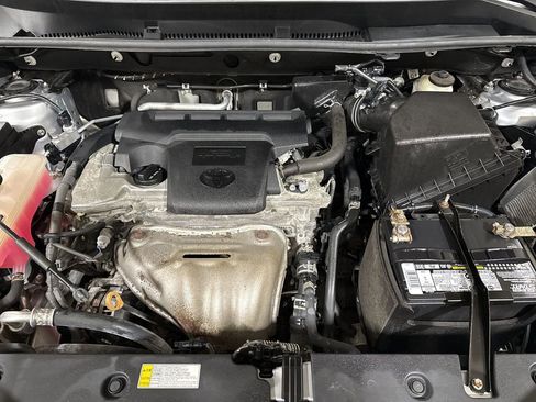 Used 2018 Toyota RAV4 LE AWD/4WD image 24