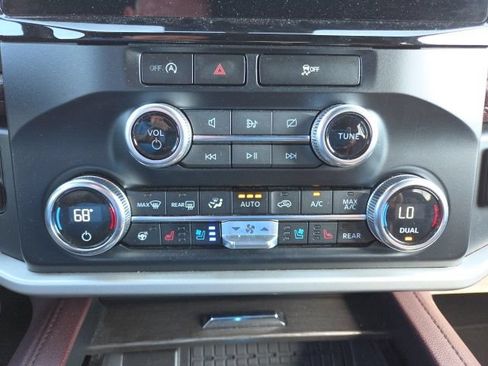 Used 2024 Ford Expedition Limited RWD image 37