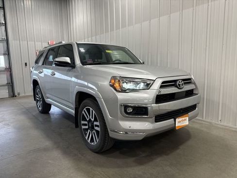 Used 2022 Toyota 4Runner Limited AWD/4WD image 2