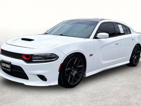 Used 2018 Dodge Charger R/T Scat Pack RWD image 15