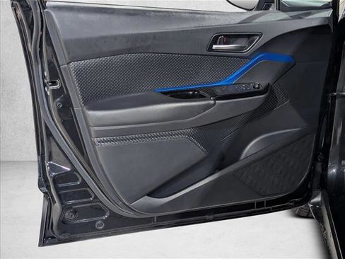 Used 2021 Toyota C-HR XLE image 8