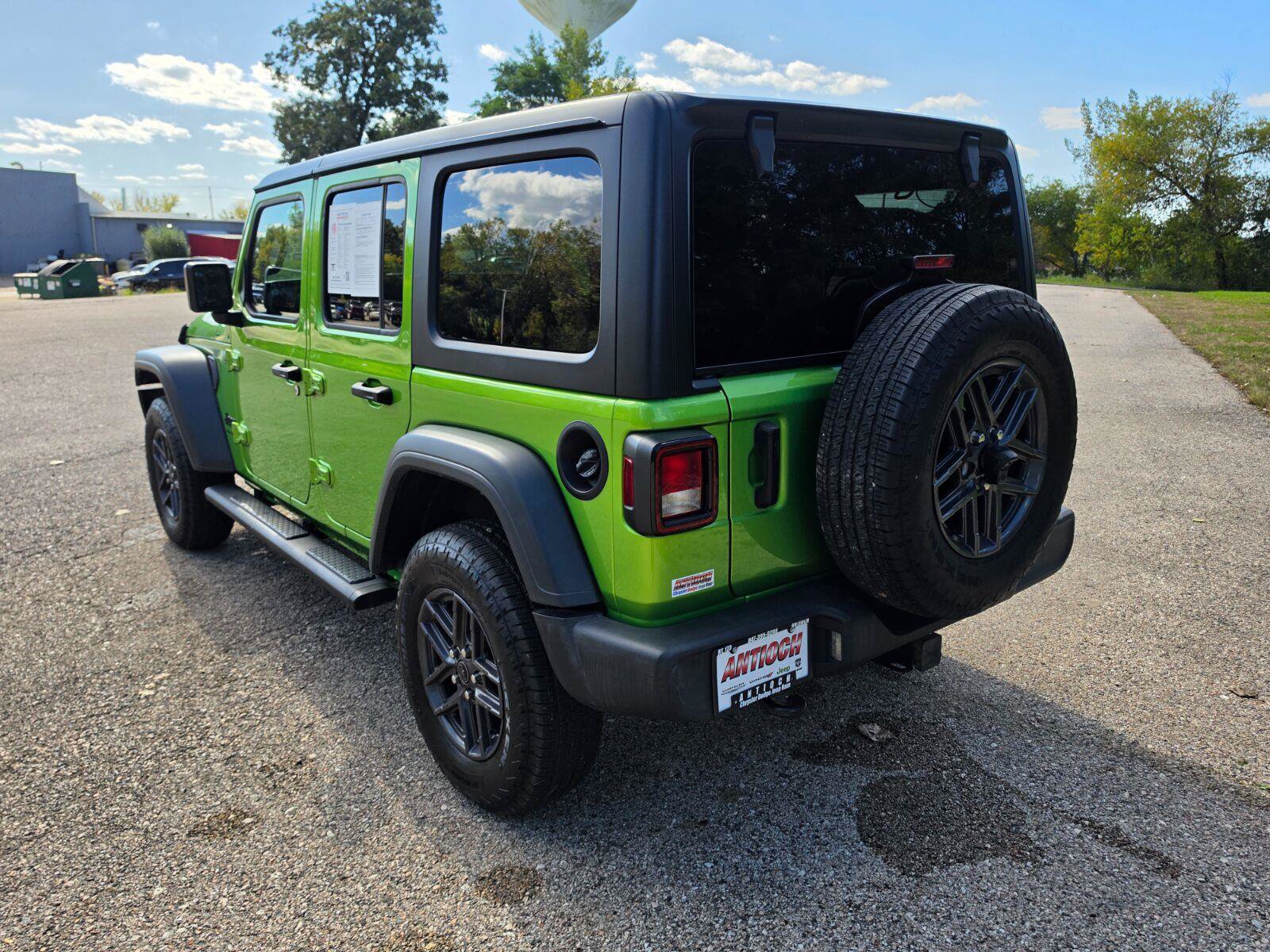 Used 2025 Jeep Wrangler Unlimited Sport AWD/4WD image 18