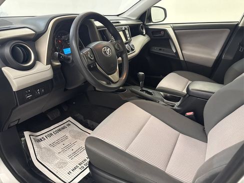 Used 2015 Toyota RAV4 LE FWD image 15