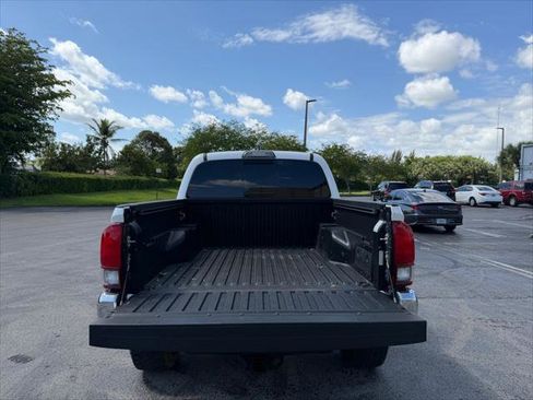 Used 2019 Toyota Tacoma SR5 RWD image 16