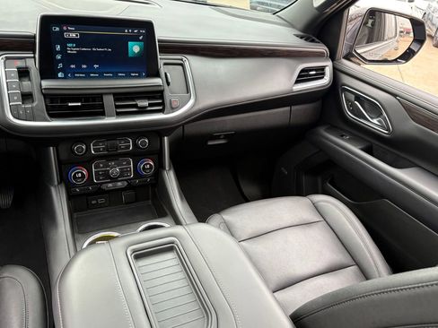 Used 2022 Chevrolet Tahoe LT w/ Luxury Package image 15