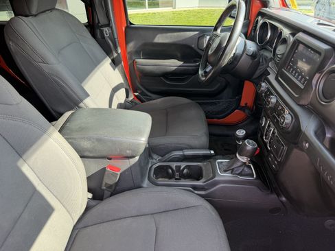 Used 2023 Jeep Wrangler Unlimited Sport AWD/4WD image 13