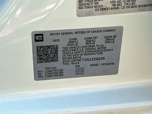 Used 2025 Chevrolet Silverado 2500 LT w/ Convenience Package image 27